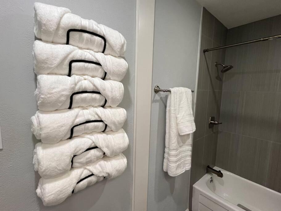 Healing Haven King Bed Suite Dallas Exterior photo