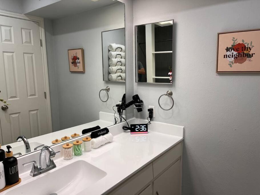 Healing Haven King Bed Suite Dallas Exterior photo